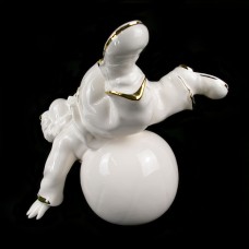 Skulptūrėlė „Klounas ant kamuolio“ (32x26 cm), 1024-1