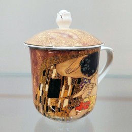 Puodelis su sieteliu ir dangteliu „Bučinys“ Gustav Klimt