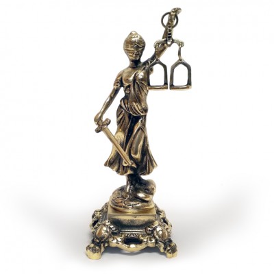 Skulptūrėlė iš žalvario „Temidė“ (10x22,5 cm), 6-0101